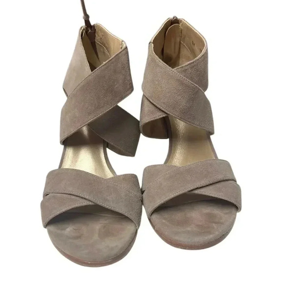 Stuart Weitzman Hug Me CrissCross Sandal Pump Suede Taupe Size 8 - Picture 2 of 11